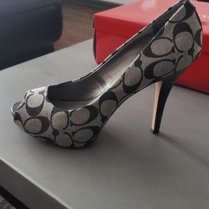 Coach pumps